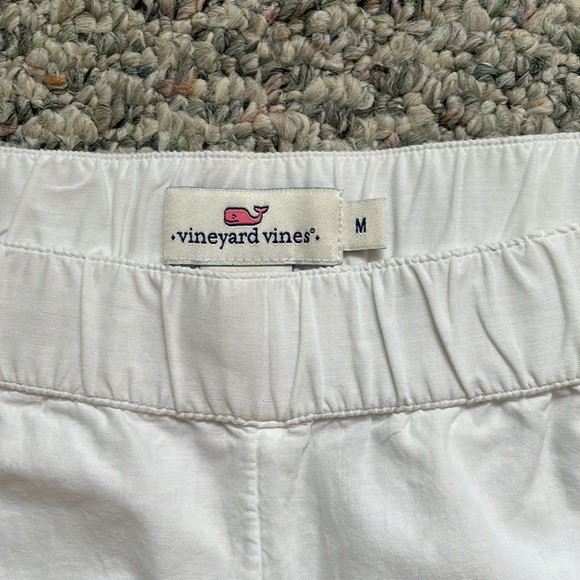 Vineyard Vines white embroidered shorts - Picture 2 of 4